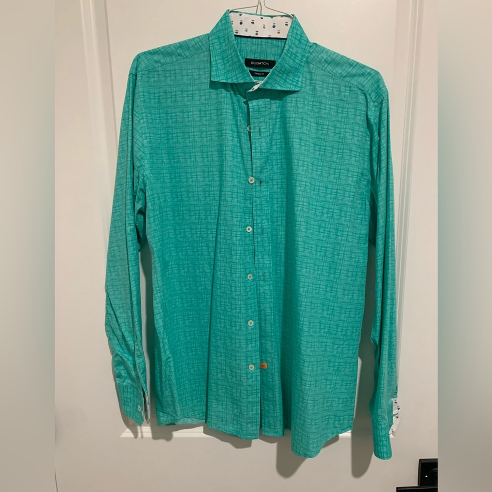 Bugatachi Green button down shirt. Size Large.